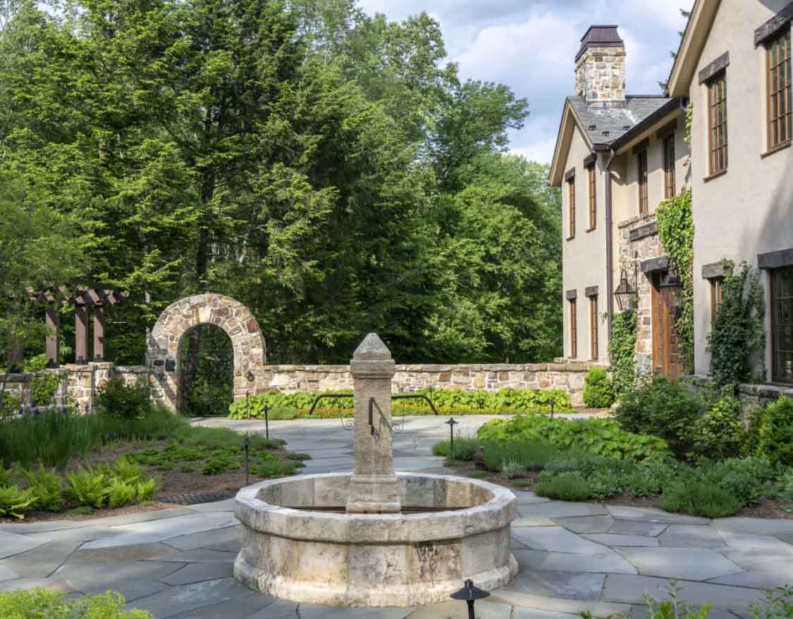  Analyzing image    limestone-reclaimed-stone-pool-fountains-antique-ancient-surfaces-elegant-outdoor-water-feature-design-ideas-garden-decor